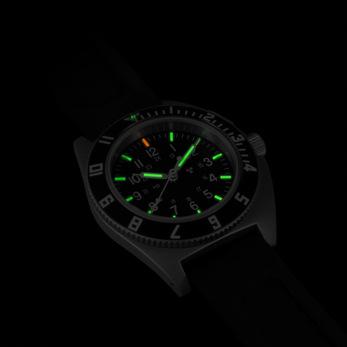 41mm Steel Navigator (SSNAV) on Black 3-Piece Rubber Strap Kit