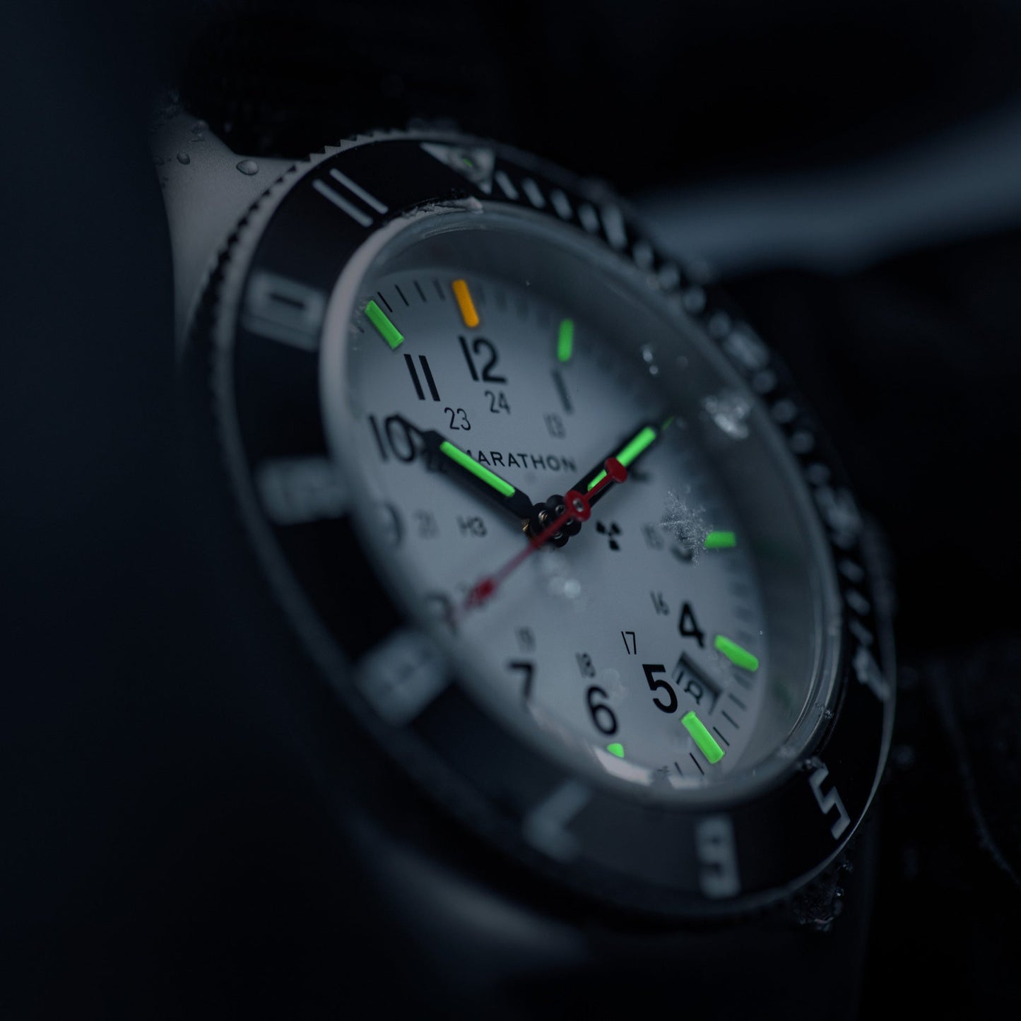 41mm Arctic Steel Navigator w/Date (SSNAV-D) on Black 3-Piece Rubber Strap Kit