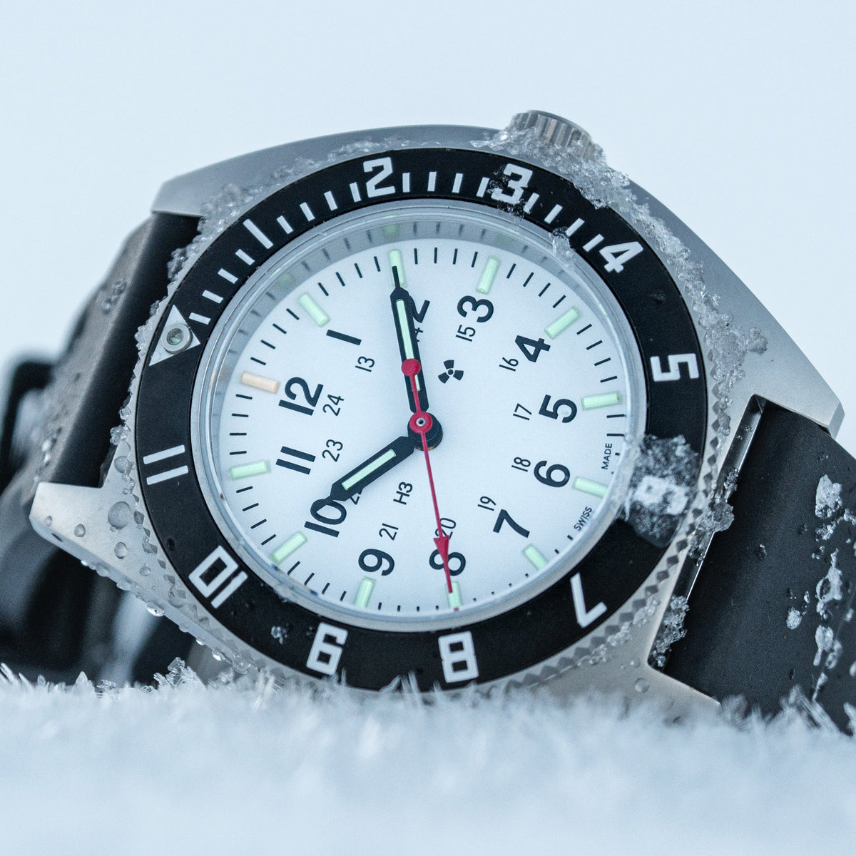 41mm Arctic Steel Navigator (SSNAV) on Black 3-Piece Rubber Strap Kit