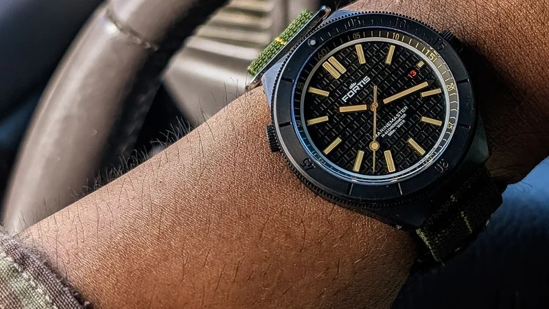 Fortis Marinemaster M-44 DLC: a Hardcore Pelagos Alternative